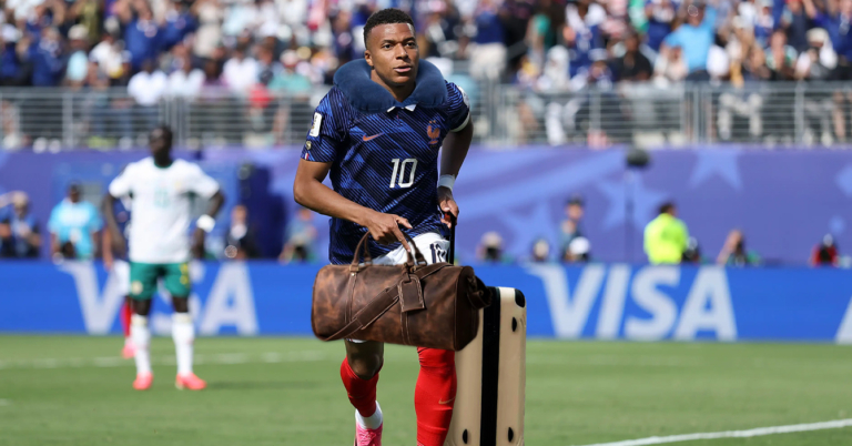 Mbappé aprovecha cooling break para ir a Madrid a ver a Ester Expósito