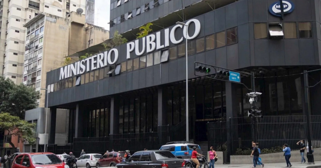 Imputan policías por literalmente andar pendientes de una paja