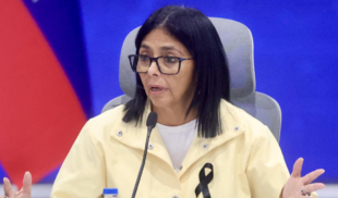 Delcy revela que Maduro había dejado la orden de robar en los escombros del terremoto justo antes de su captura