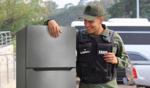 HERMOSO: Una nevera se reencuentra con Guardia Nacional que la sacó de los escombros
