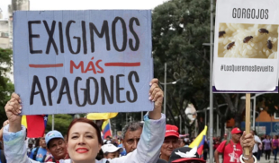 Chavistas guarimbean para exigirle a Delcy más apagones
