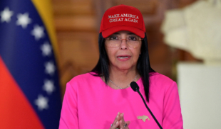 EE.UU y Delcy llegan a acuerdo para que cada venezolano reciba su respectiva patada por el culo