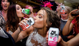 Boda que sirvió Malportada termina con 7 divorcios, 85 infidelidades, 9 embarazos y 3 parejas poliamorosas nuevas