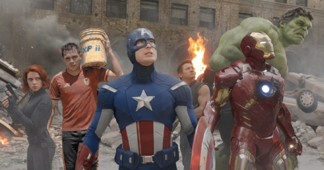 Avengers fichan a chamo que lava, friega, pasa coleto y se baña con 10 minutos de agua