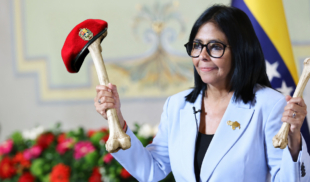 Delcy extradita restos de Chávez a EE.UU.