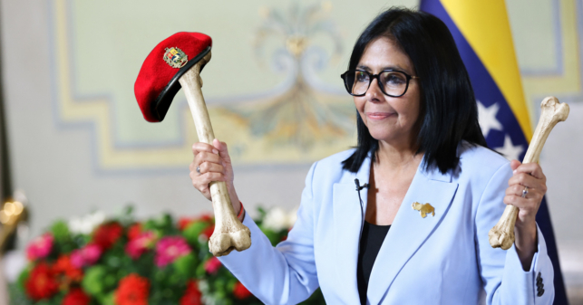 Delcy extradita restos de Chávez a EE.UU.