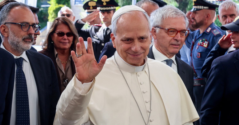 El Vaticano no se explica cómo se enferman tantos Papas si siempre escogen jóvenes de 90 añitos