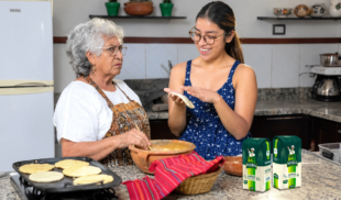 Abuela deshereda a nieto que no supo abrirle el huequito a la arepa