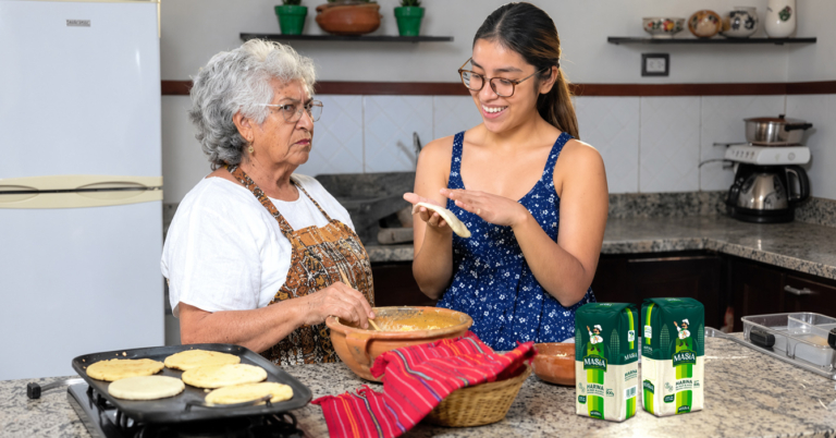 Abuela deshereda a nieto que no supo abrirle el huequito a la arepa
