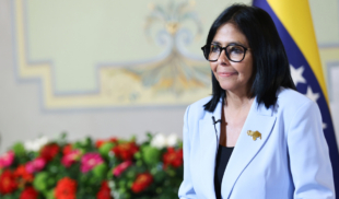 Delcy Rodríguez le recuerda a funcionarios que violar derechos humanos es una violación de los derechos humanos